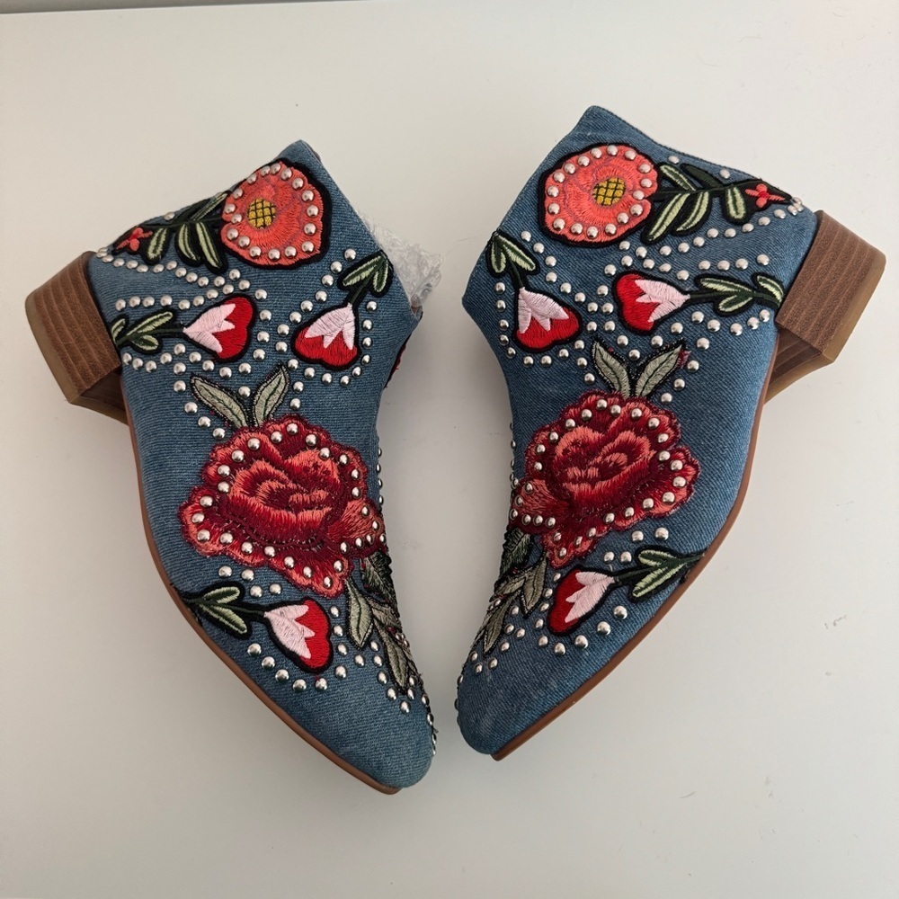 Jeffrey Campbell Embroidered Floral Denim Chambray Ankle Boots 8 - Picture 4 of 9